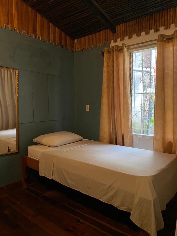 Mauras Tropical Mini Hostel & Tours Paquera Bagian luar foto